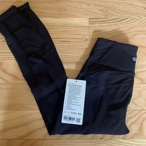 Lululemon train times 7/8 pants NWT